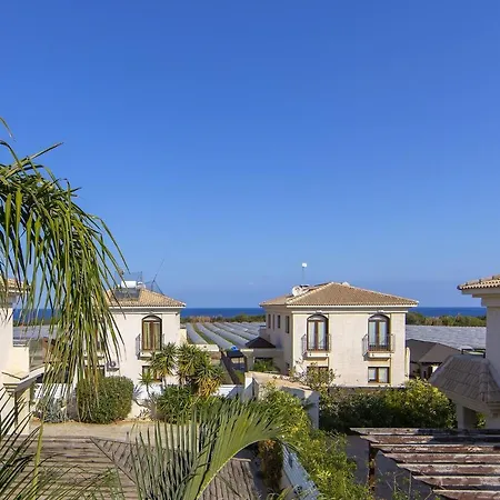 וילה Blue Water Bay