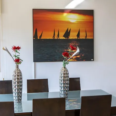 Blue Water Bay * פאראלימני