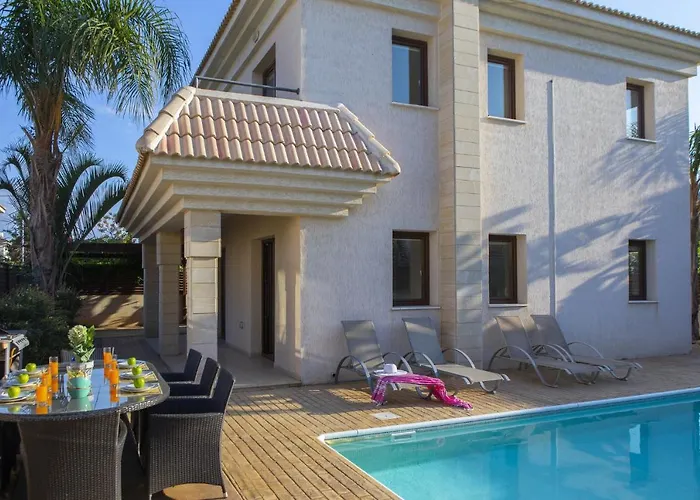 Blue Water Bay * Paralimni