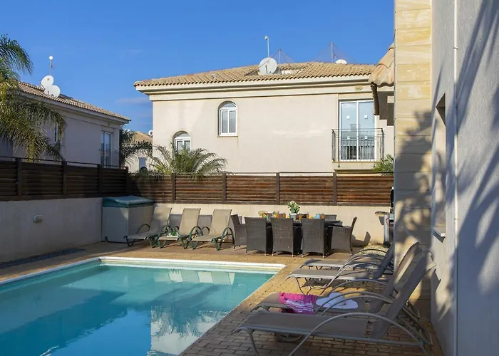 Blue Water Bay Villa *