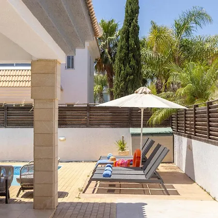 Blue Water Bay Villa *