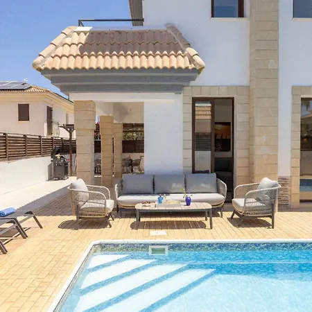 Blue Water Bay Villa