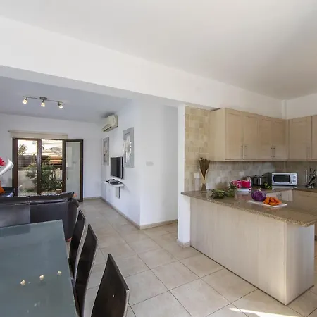 Blue Water Bay Вилла Паралимни