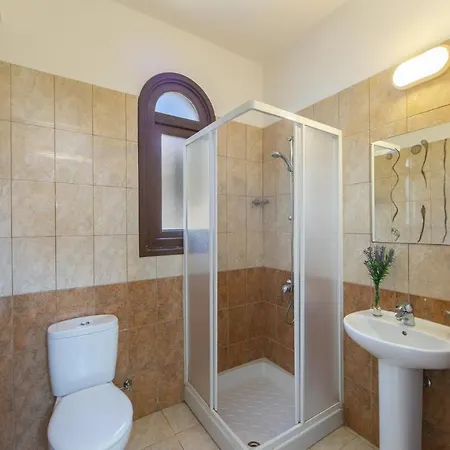 Blue Water Bay * Паралимни