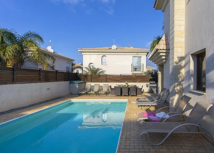 Blue Water Bay * Paralimni